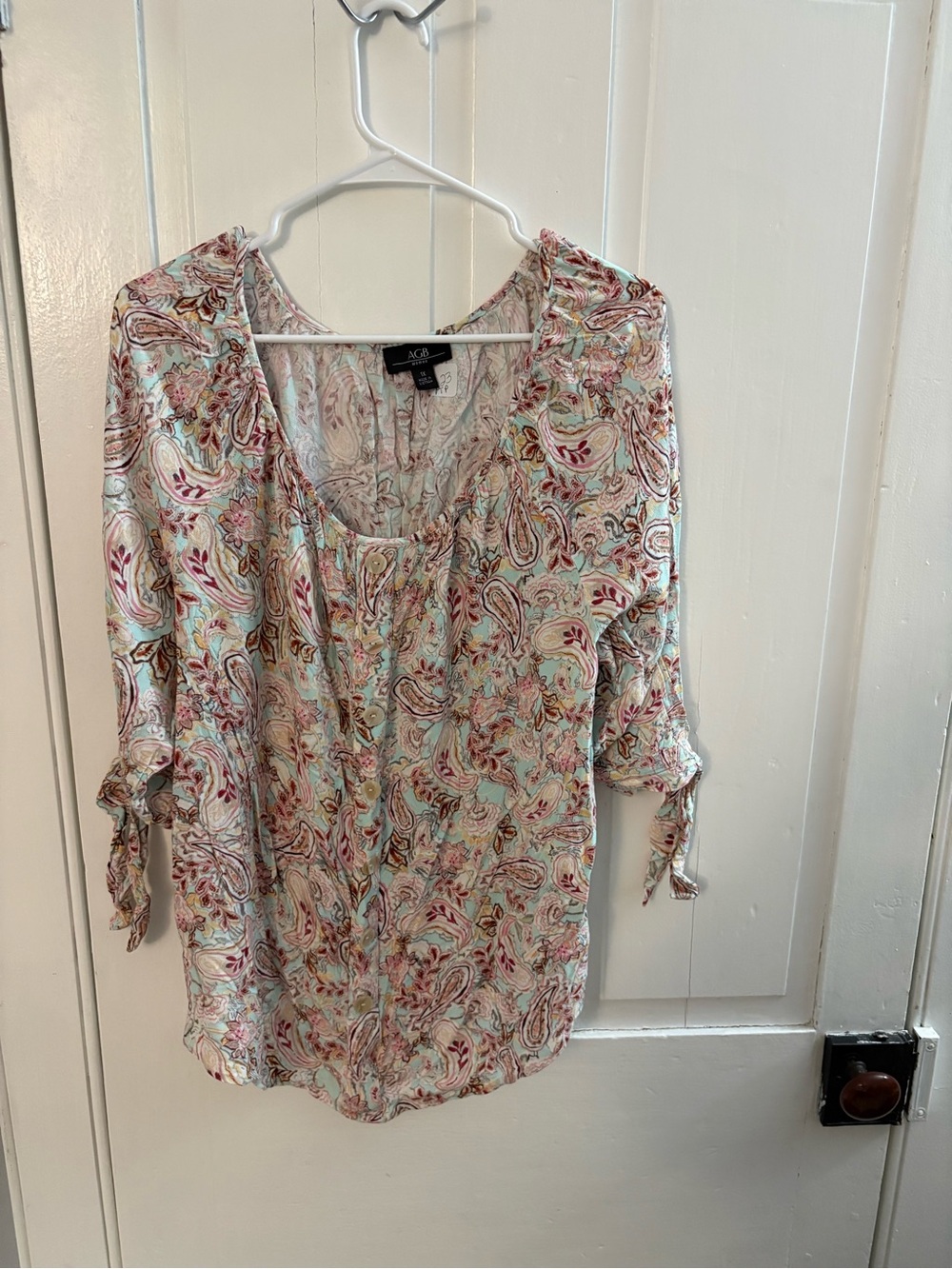 AGB Light Blue Paisley Button-Front Tie-Sleeve Blouse